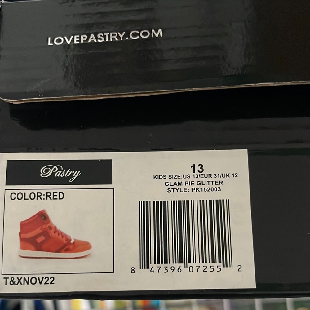 Pastry Red Sneakers Vibrant Style Comfort